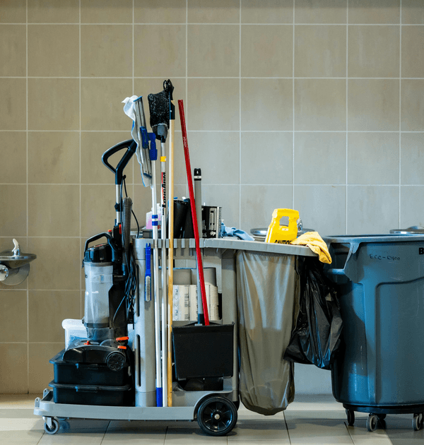 Technicien UNIC MULTISERVICES en action