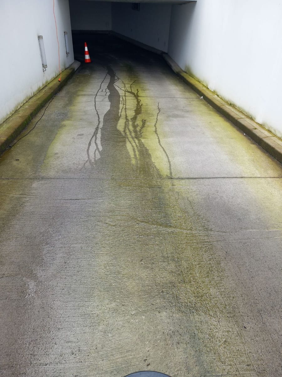 Avant — Nettoyage de parking